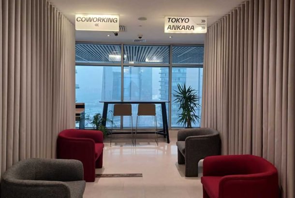 Plaza Cubes Paragon Tower