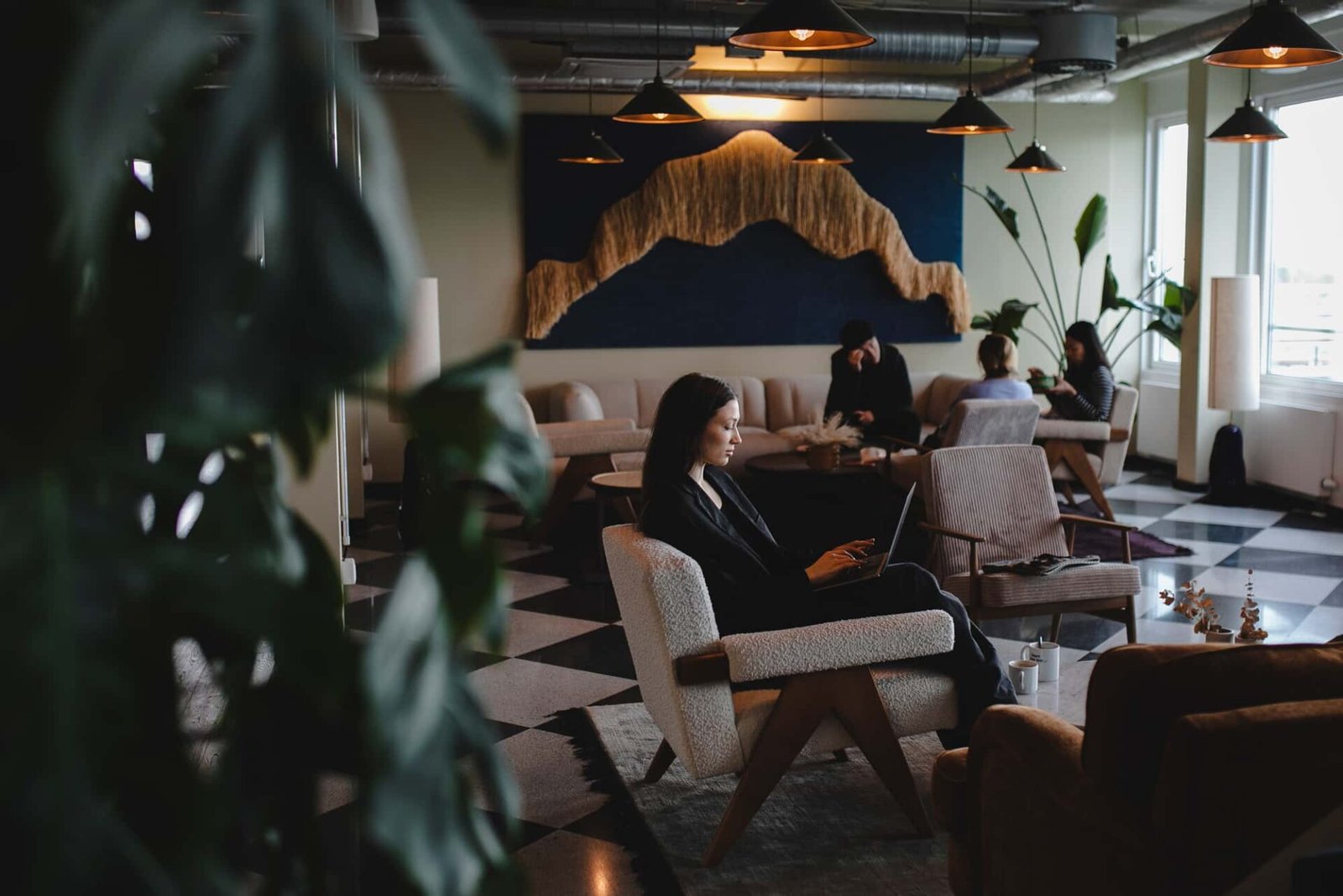 Mindspace Kudamm Berlin lounge area with people