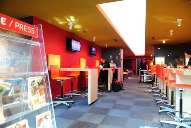 La Croix du Sud Lounge (Main Terminal)